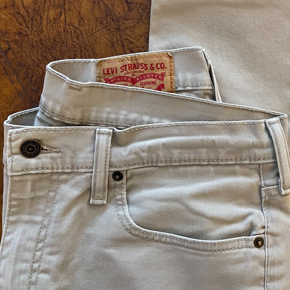 Levi's 502 Men's Khaki Pants